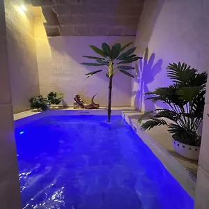 https://handy-specus.lecce-hotels.com